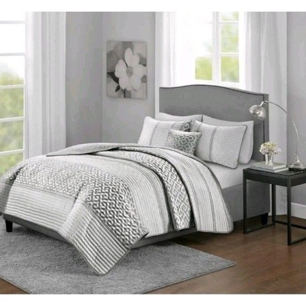 Madison Park Bennett 4 Piece King / California King William Jaquard Quilted NEW
